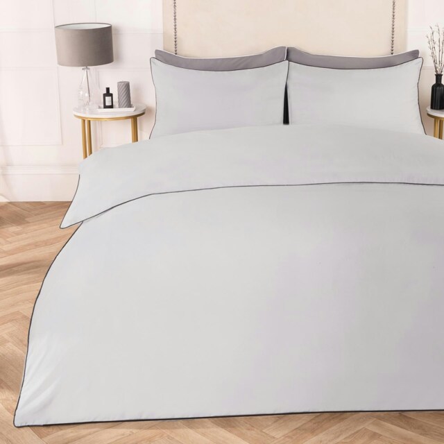 OHS Luxury Soft Microfibre Piped Edge Duvet Quilt Cover and Pillowcase Set, Double - Silver/Grey