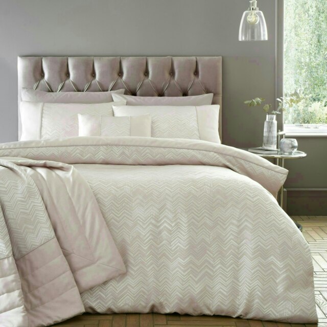 Portfolio Home Antibes Chevron Waves Soft Easy Care Bed Linen Bedding Duvet Cover Set Pink Single