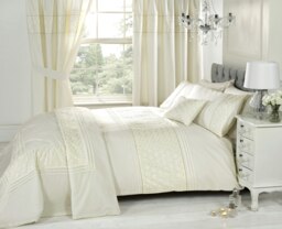 Everdean Floral Polycotton Duvet Cover Set with Pillowcase Cream Single 1