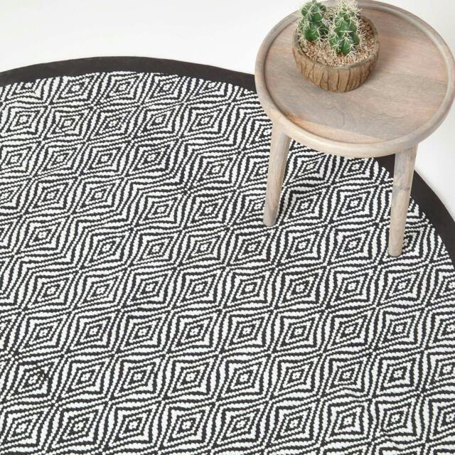 Homescapes Trance Black and White Diamond Pattern Recycled Fibre Rug - 150 cm Round Black Black & white