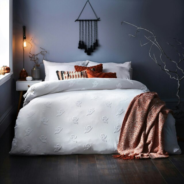 Yard Ghost Tufted Halloween King Duvet Cover Set