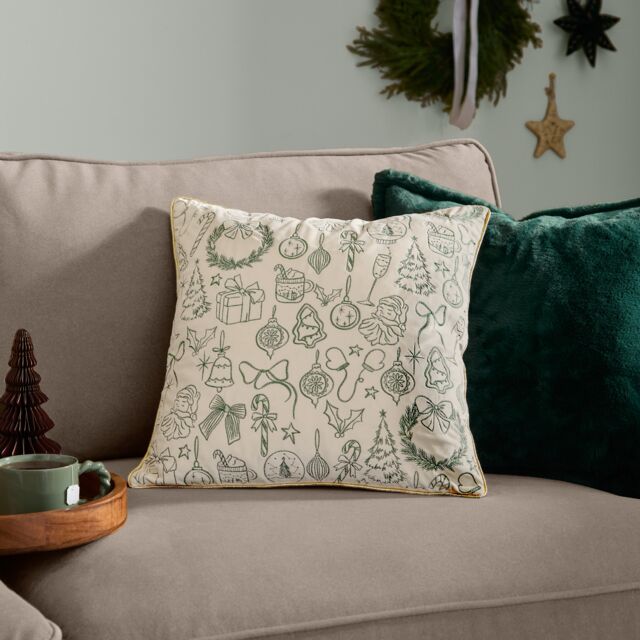 Furn Merry Christmas Velvet Cushion