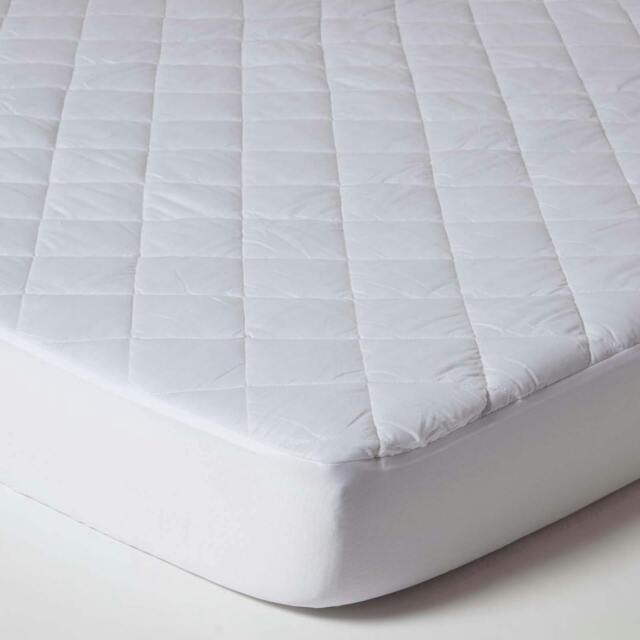 Homescapes Quilted Waterproof Mattress Protector - Super King Size White Super King