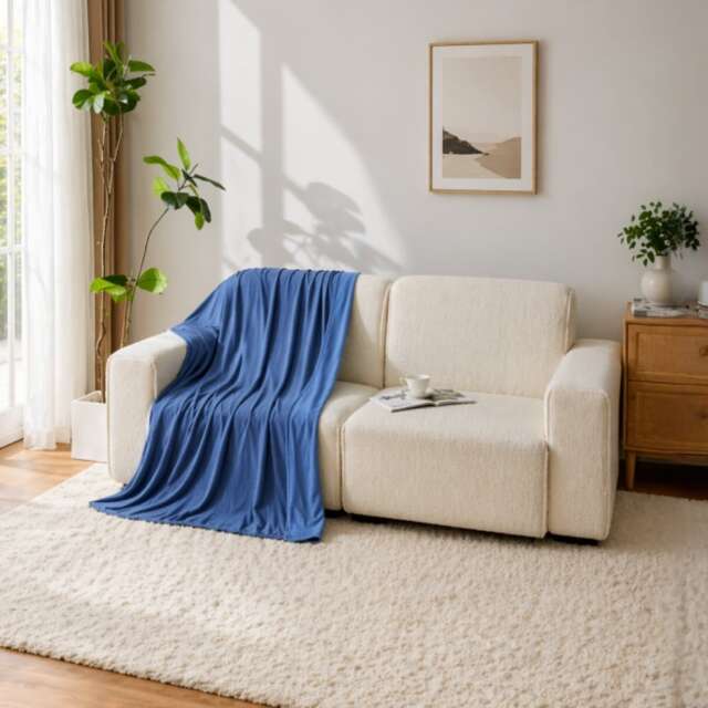 Dyzi Home Extra Soft & Lightweight Cooling Blanket, Arc-Chill & Hypoallergenic - 130 x 170cm Blue
