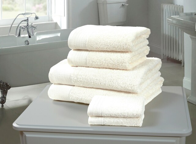 Chatsworth 600gsm Pure Cotton Towels Soft & Absorbent White White Face cloth 1