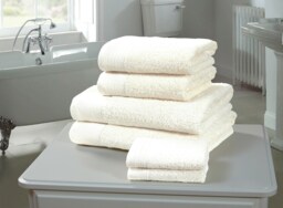 Chatsworth 600gsm Pure Cotton Towels Soft & Absorbent White White Face cloth 1