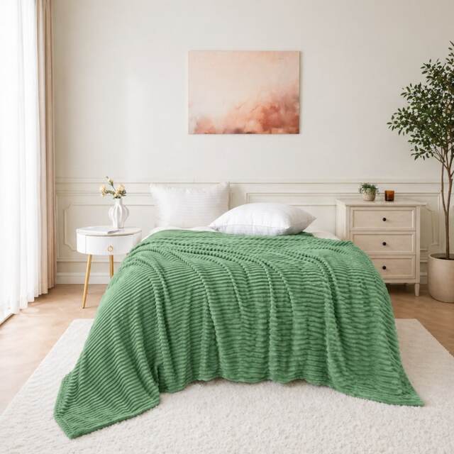 Luxury Supersoft Close Ribbed Fleece Throw Blanket for Bed & Sofa – 200 x 240cm Green