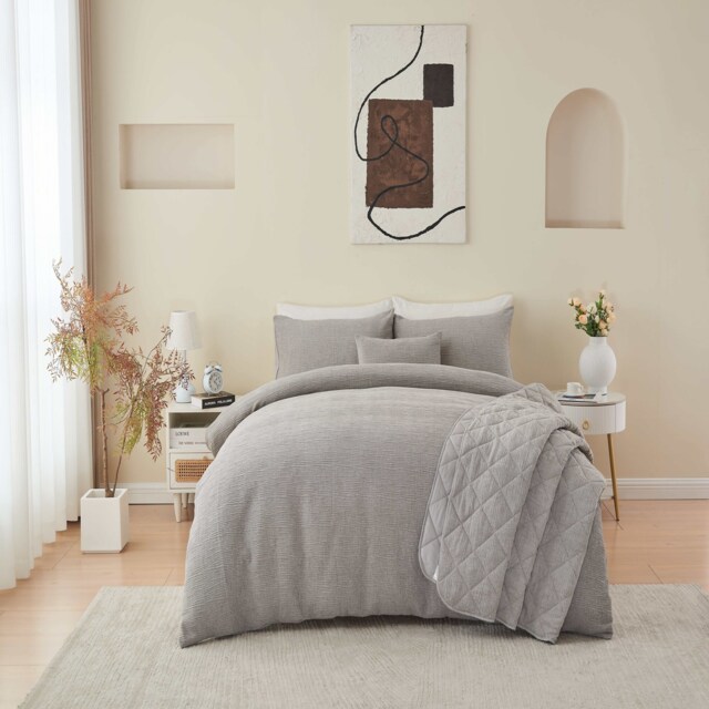 Bergen Textured Silver Quilted Throwover Bed Throw Over Blanket 200 x 230cm