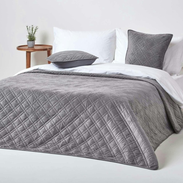 Homescapes Dark Grey Paragon Diamond Geometric Velvet Bedspread - 200 x 200 cm Grey 1