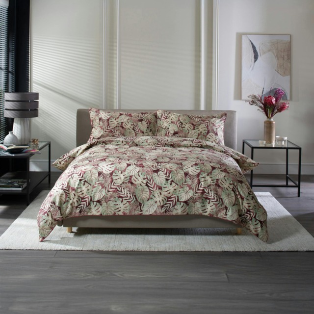 Tropical Garden Red 180 Thread Count 100% Cotton Duvet Cover Set with Piped Finish Red Red Super King