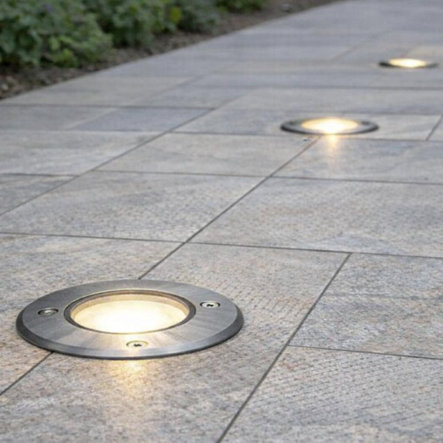 CGC Lighting NOLA 10 cm Stainless Steel Effect Inground Deck Light GU10 IP67 Silver Stainless steel effect Height: 10 cm, Width: 10 cm