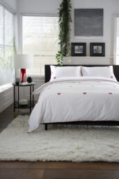 Filigree Hearts Duvet Cover Set – White & Red Cotton with Elegant Embroidery White King