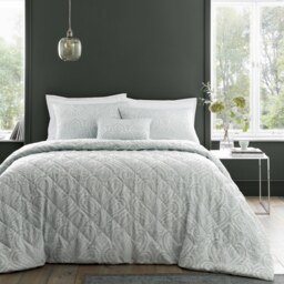 Montpellier Paisley Jacquard Green Quilted Throwover Bed Throw Blanket 200 x 230cm