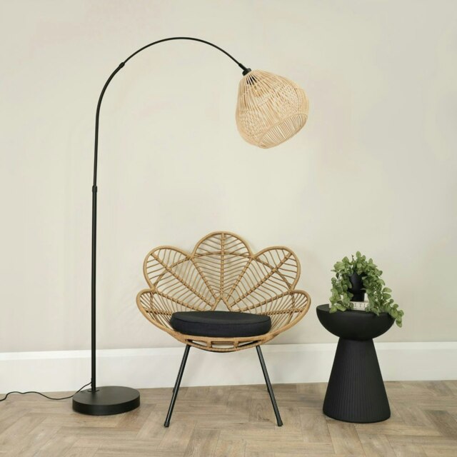 ValueLights Louis Black Arched Curved Floor Lamp Rattan Teardrop Shade and Bulb