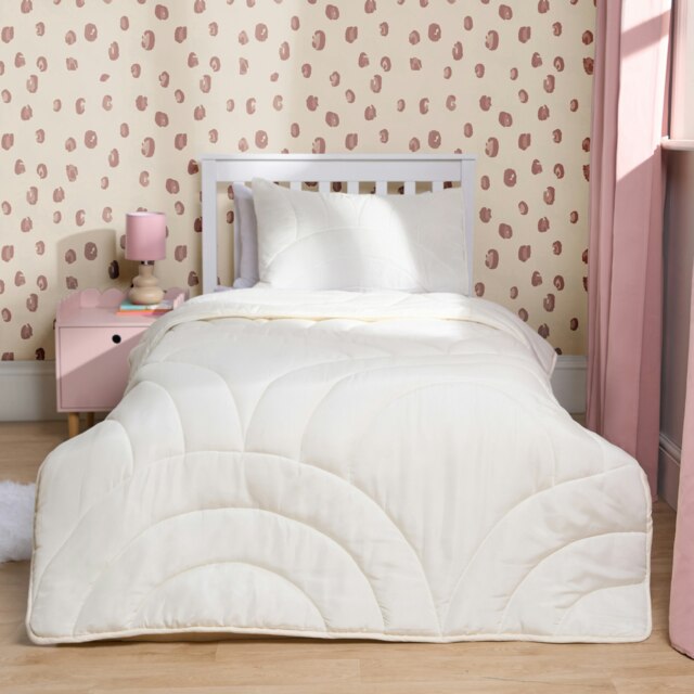 OHS Quilted Embossed Patterned Soft Plump Coverless 7.5 Tog Washable Duvet Cover and Pillowcase Bedding Set Cream Arches King