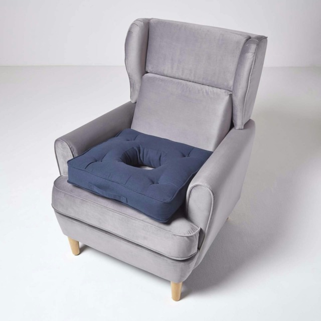 "Homescapes Navy Blue Pressure Relief Armchair Booster Cushion Blue Navy blue 50cm x 50cm x 10cm (20"" x 20"" x 4"")"