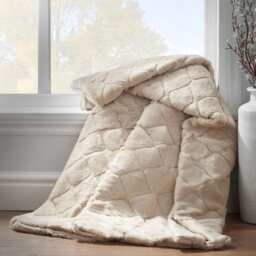 Catherine Lansfield Cosy Diamond Faux Fur Soft Blanket Throw Cream Natural