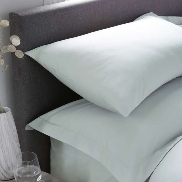 Serene Plain Dyed Pair of Housewife Pillowcases Green