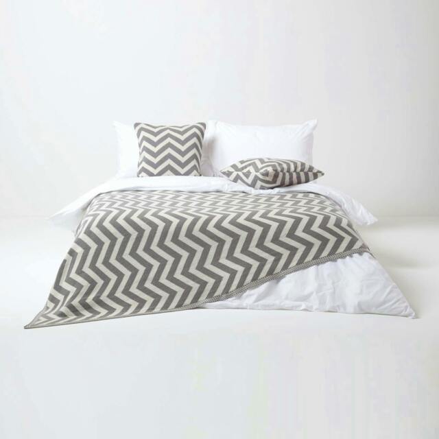 Homescapes Grey Chevron Cotton Knitted Throw - 150 x 200 cm Grey 1