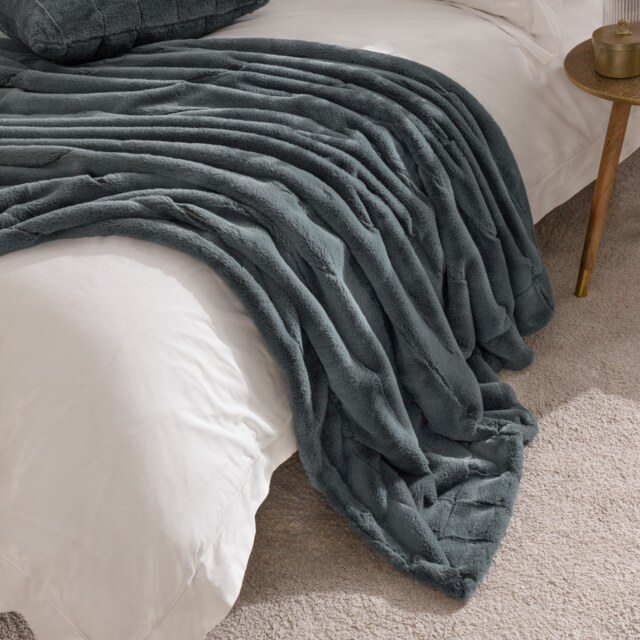 Paoletti Empress Faux Fur Throw