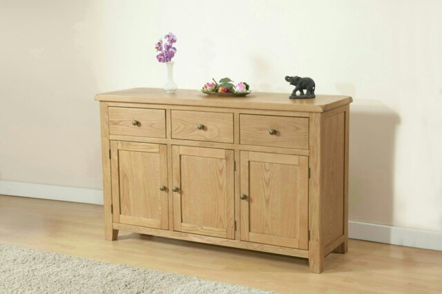 Shrewsbury 3 Door Sideboard - L43 x W137 x H85 cm - Oak Brown