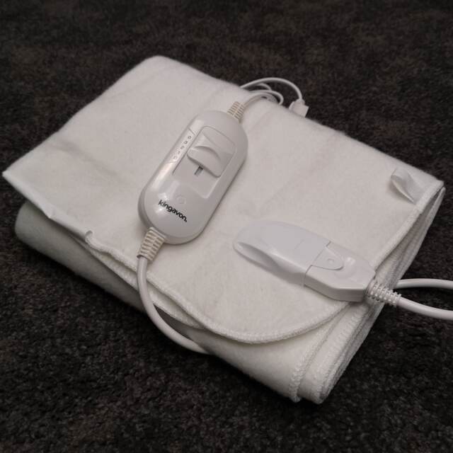 60cm 35W Single White Electric Blanket Throw with Temperature Settings White White