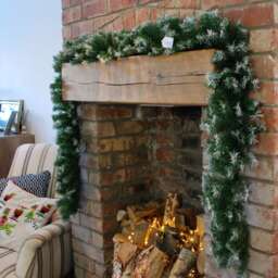 Samuel Alexander 270cm (9ft) x 25cm Snow Tipped Green Christmas Garland Decoration Xmas garlands Decoration for Stairs, Fireplaces, Wall Door Home Decorations