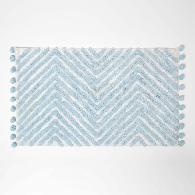 Homescapes Blue Cotton Bath Mat Tufted Zig Zag with Pom Pom Edges - 50 x 80 cm Blue