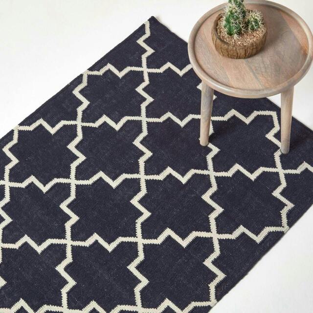 Homescapes Edmonton Handwoven Navy Blue and White Cotton Geometric KIlim Rug - 90 x 150 cm Blue Navy and white
