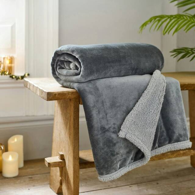 Hazelwood Flannel & Sherpa Throw – 130x170cm Reversible Soft Fleece Blanket Blue 1
