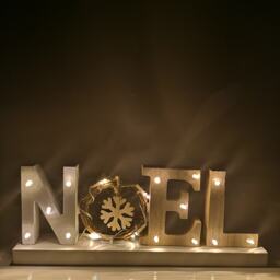 12cm Battery Operated Light up Wooden Noel Christmas Decoration with Snowflake & 18 Warm White LEDs