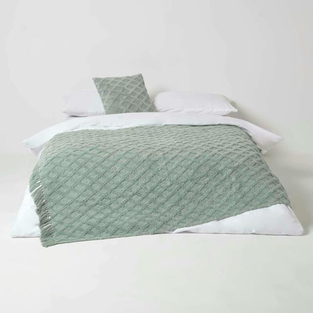 Homescapes Green Diamond Cotton Tufted Throw - 125 x 150 cm Green 1
