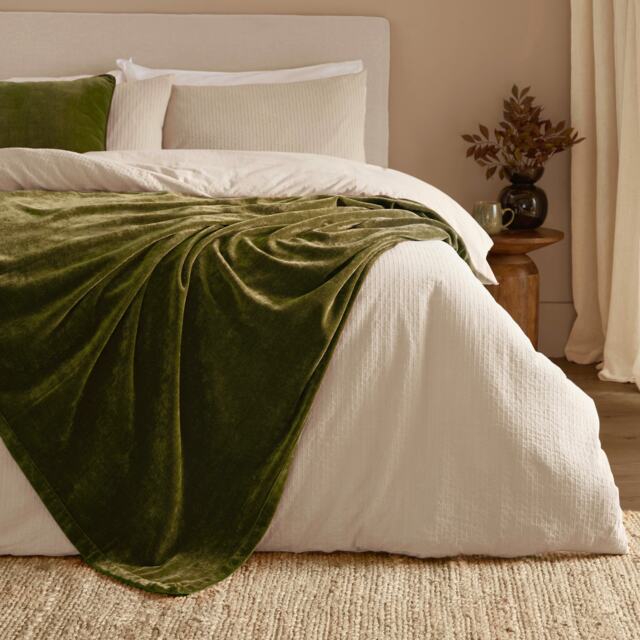Yard Heavy Chenille Velvet Throw