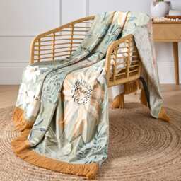 Soiree Sagara Throw Green