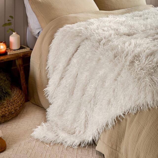 Furn Rowan Faux Fur Throw Cream Ecru 1