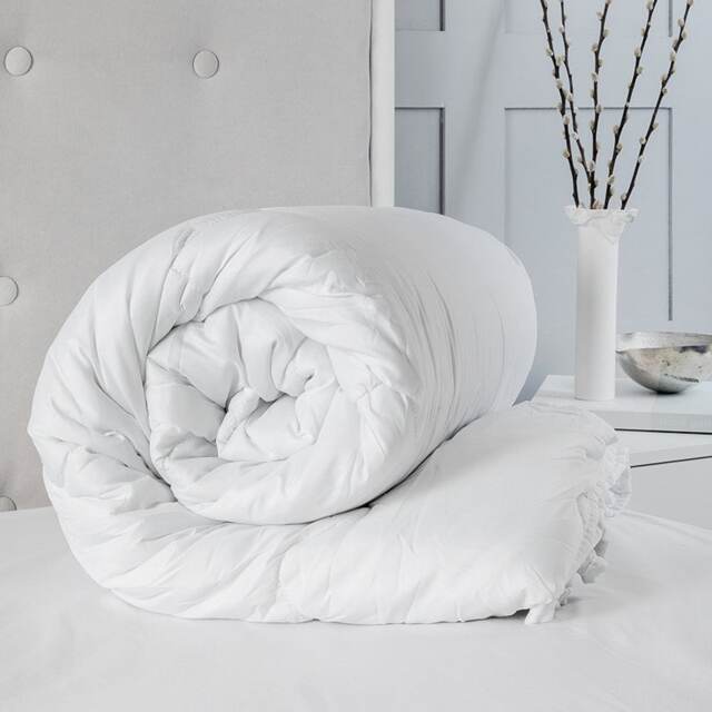 4 Season 3 in 1 All Season Duvet (9.0 + 4.5 Tog ) Detachable Soft Touch Microfibre Duvet Super King White
