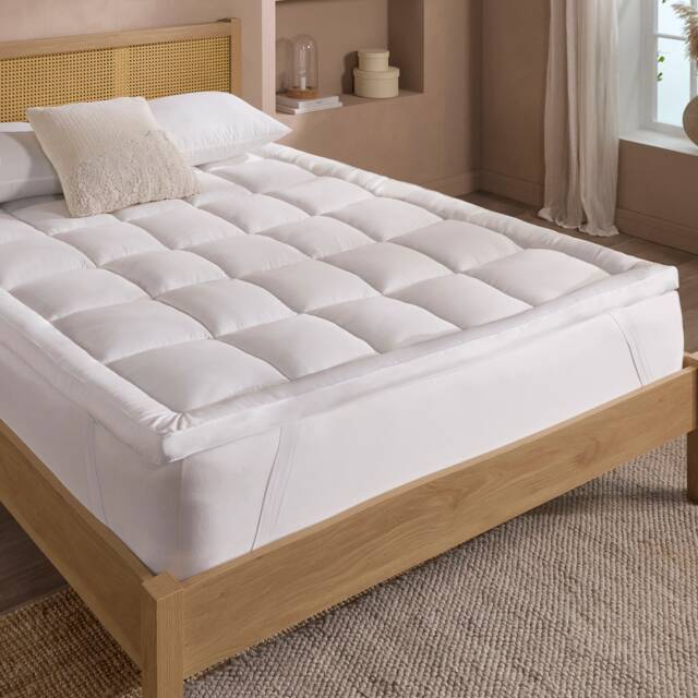 Slumberdown Sleep Soundly Climate Control Deep Mattress Topper, 5cm, Super King White Super King