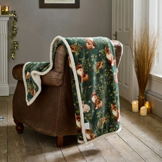 Woodland Wildlife Forest Animal Flannel Throw with Sherpa Back – 140x180cm Green Sage 1