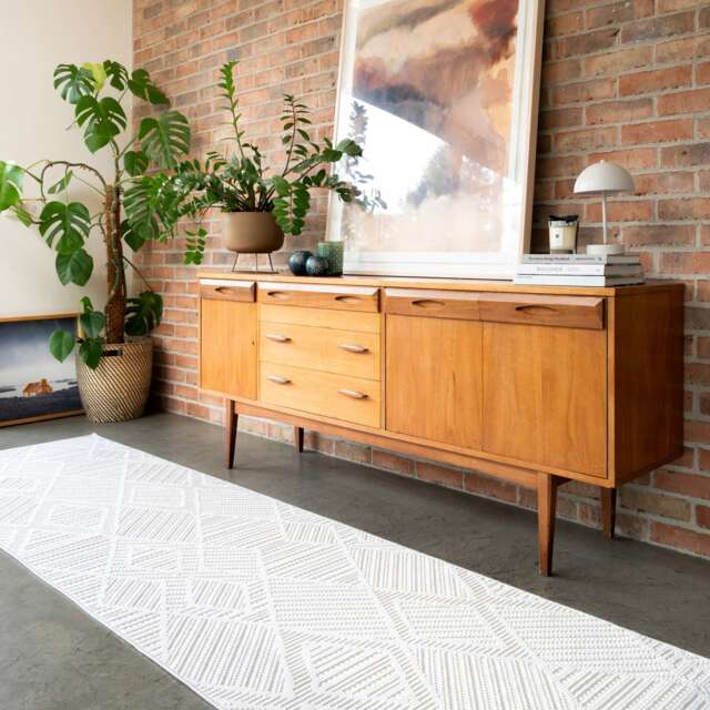 KUKOON Leah Washable Textured Diamond Runner – Bobbled Cream Geometric Hallway Mat 60cm x 240cm
