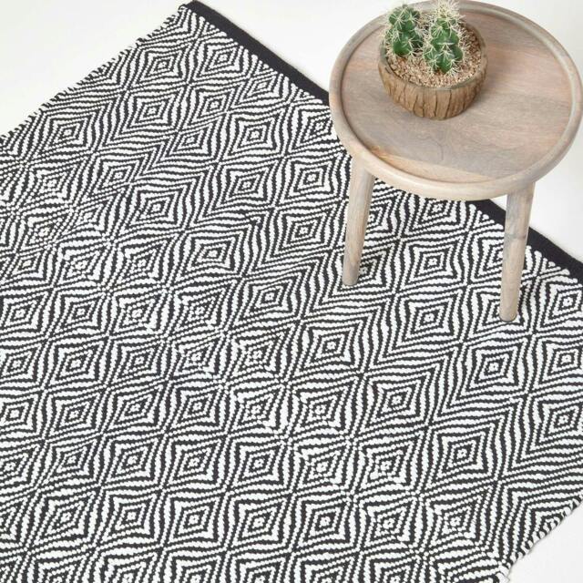 Homescapes Trance Black and White Diamond Pattern Recycled Fibre Rug - 160 x 230 cm Black Black & white