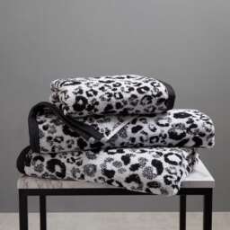 Fusion Animal Print Bath Sheet Black