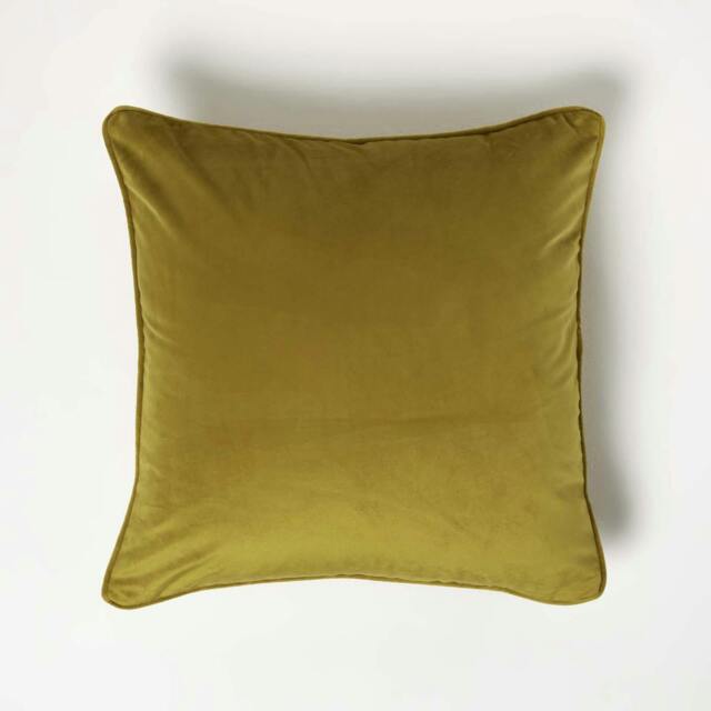 Homescapes Gold Filled Velvet Cushion with Piped Edge - 46 x 46 cm Gold