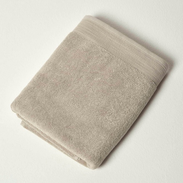 Homescapes Taupe Combed Egyptian Cotton Bath Towel 700 GSM Cream