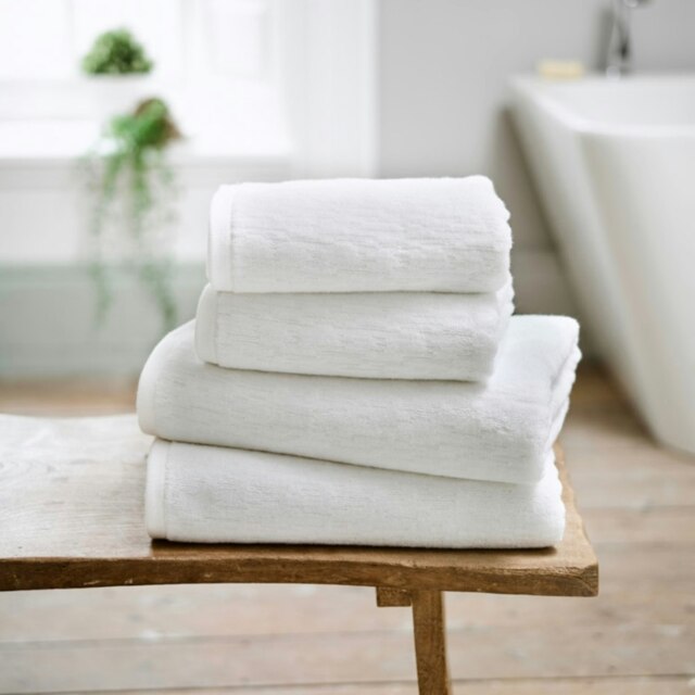Linwood Ultra Soft Towels – 700GSM 100% Cotton Highly Absorbent & Durable Luxury Bath Towels White Hand towel