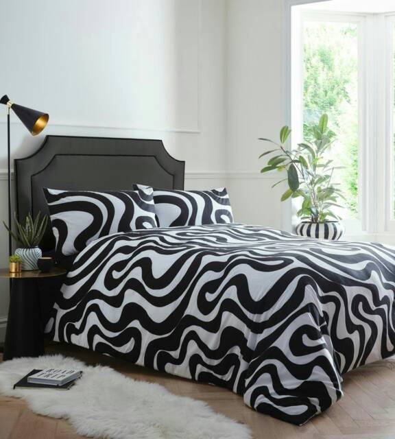 Retro Waves Duvet Cover Set - Super King - Black Black Super King