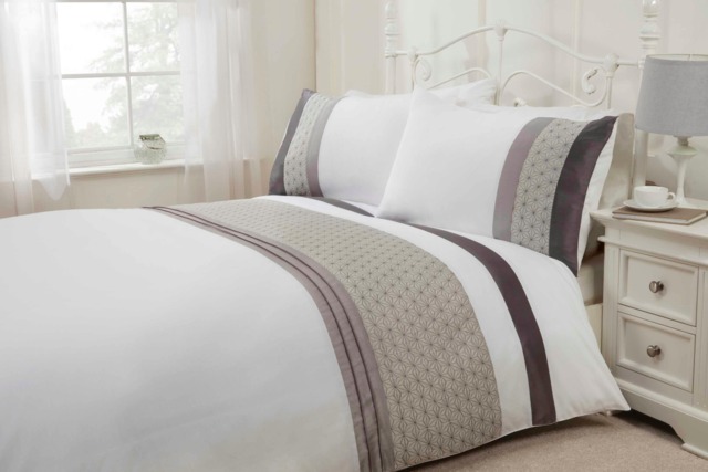 Anise Polycotton Fabric Duvet Cover Set with Pillowcase Silver Super King