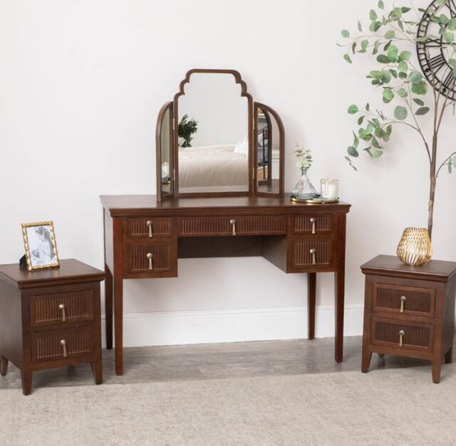 Dark Wood Reeded Dressing Table, Mirror Set & Pair Of Bedside Tables - Georgian Range