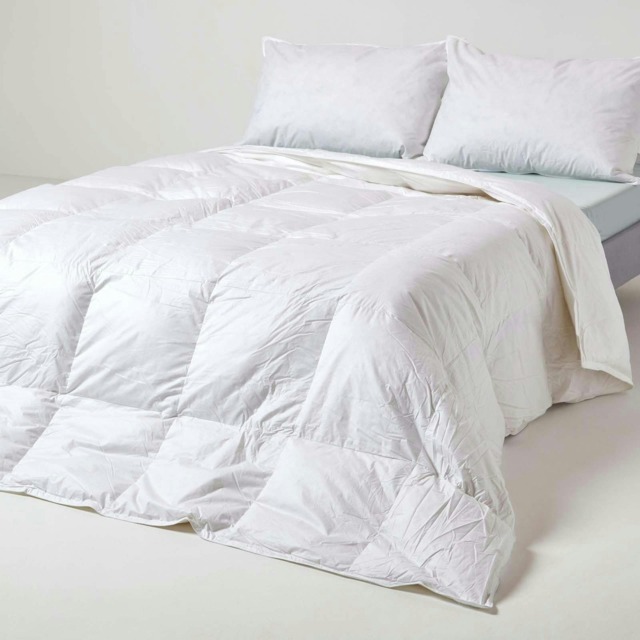 Homescapes 4.5 Tog Duvet Luxury White Duck Down for Summer Lightweight, Double White Double