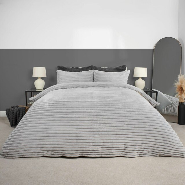OHS Faux Fur Ribbed Fleece Duvet Cover and Pillowcase Bedding Set, Super King - Silver