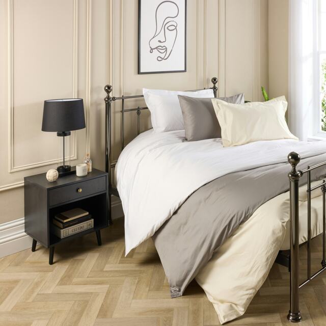 Hotel Pure Luxury 4 Star Duvet Cover Set White King
